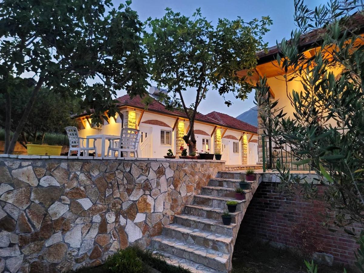 Guesthouse Lord Byron Tepelene Luaran gambar