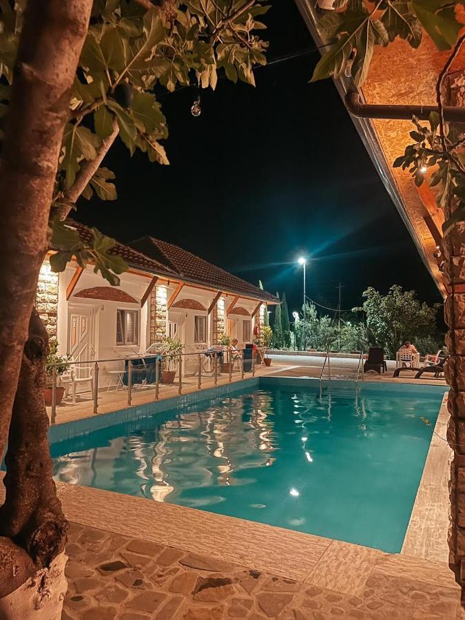 Guesthouse Lord Byron Tepelene Luaran gambar